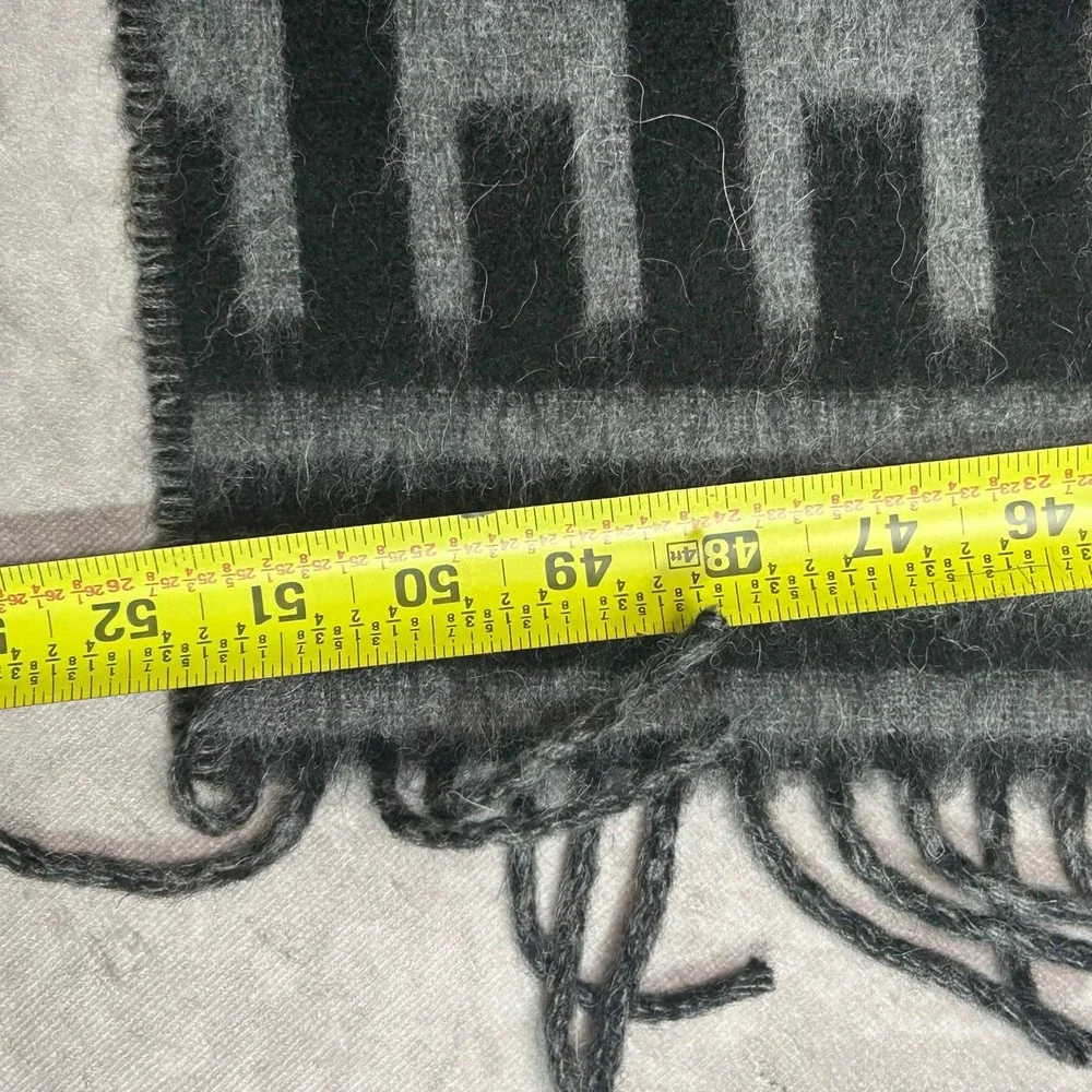 Tumi Alpaca Wool Blend Llama Geometric Fringed Throw Blanket Grey Reversible